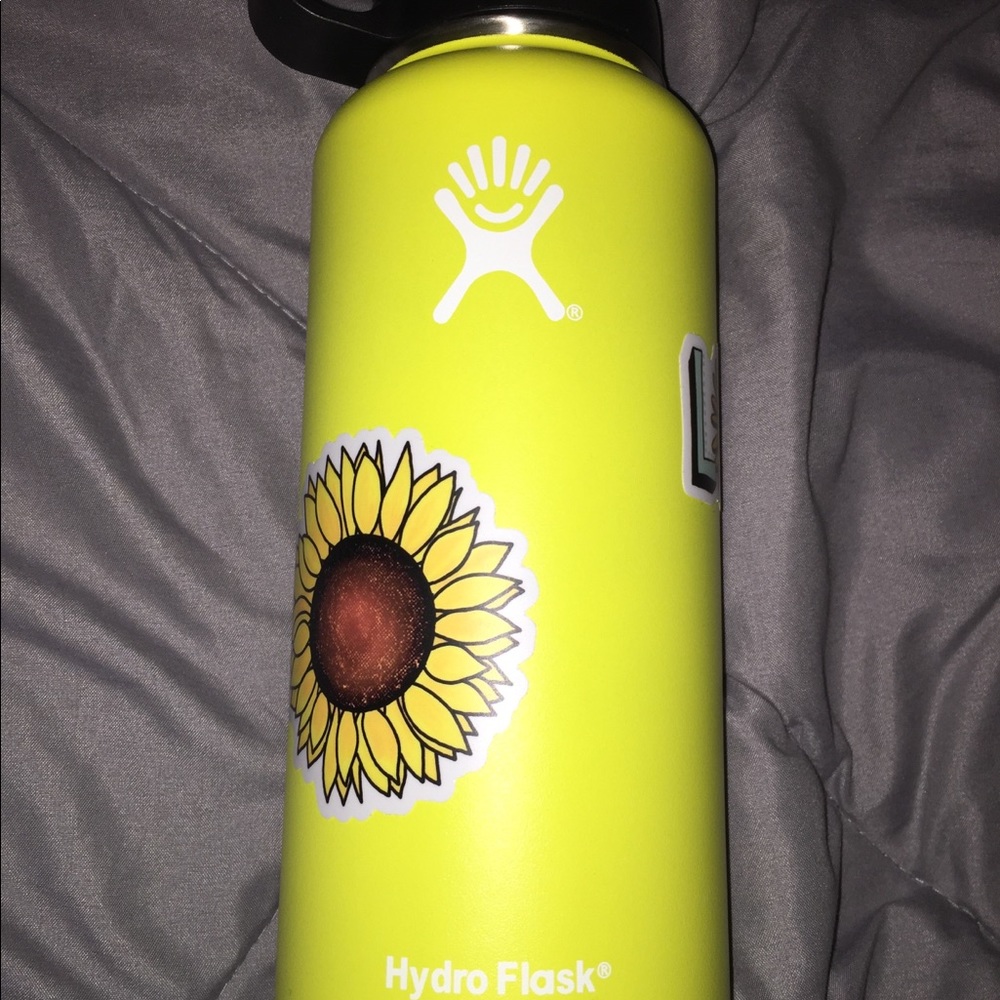 💦Yellow Hydro Flask Water Bottle💦